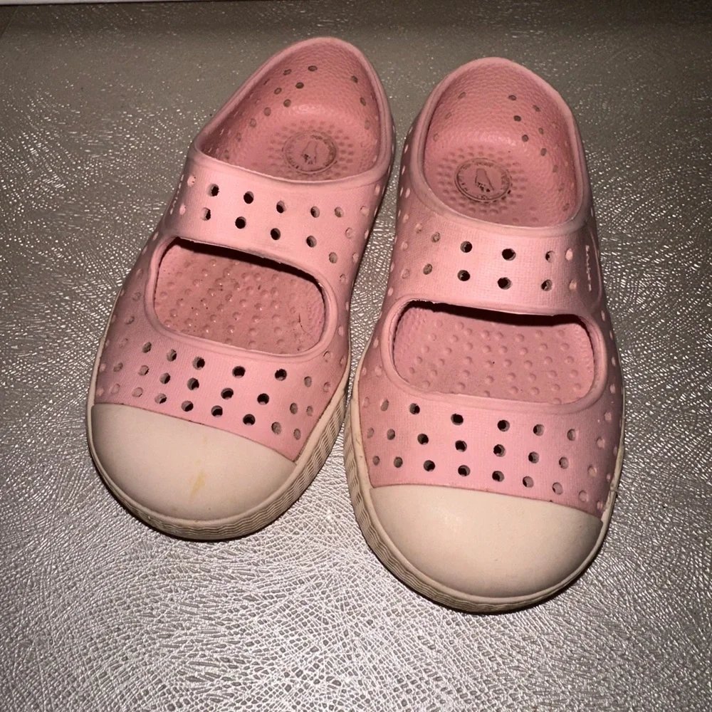 Native Pink and Cream Kids slip on Sneakers C6 play casual summer